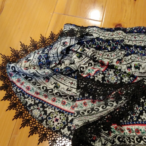 Side split shorts - Picture 4 of 4